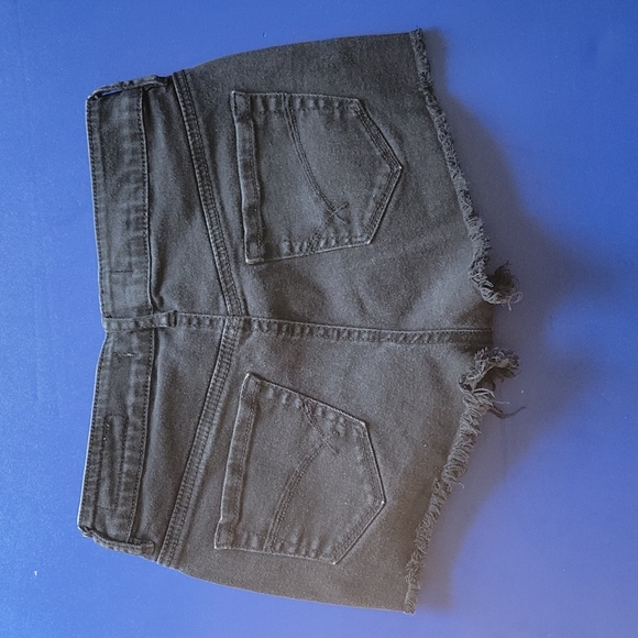 BullHead Jean Shorts - Picture 2 of 5